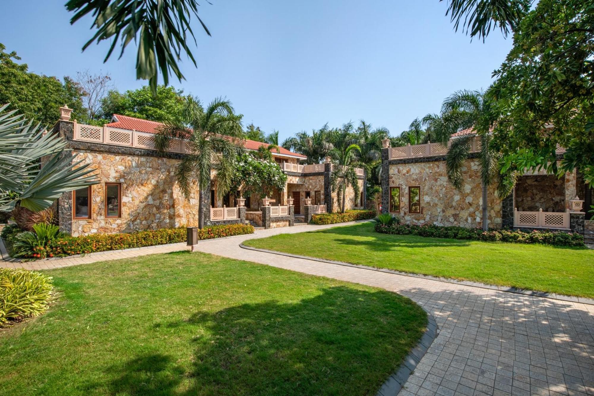 Vikrama Heritage Resort Pavagadh Hālol Екстериор снимка